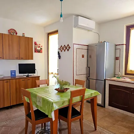 Helle Mediterrane Mit Veranda Und Garten By Interhome צ'פאלו