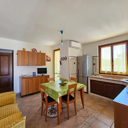 בית נופש Helle Mediterrane Mit Veranda Und Garten By Interhome צ'פאלו