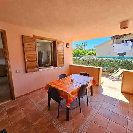 Helle Mediterrane Mit Veranda Und Garten By Interhome בית נופש *