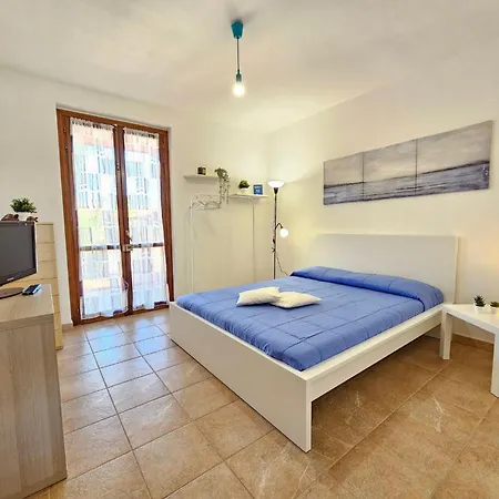 Helle Mediterrane Mit Veranda Und Garten By Interhome בית נופש צ'פאלו