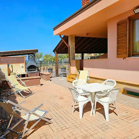 Helle Mediterrane Mit Veranda Und Garten By Interhome Cefalù