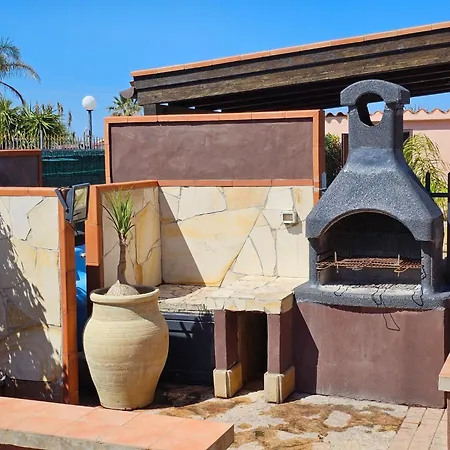 Helle Mediterrane Mit Veranda Und Garten By Interhome Ferienhaus Cefalù