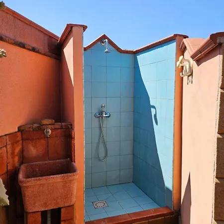 Vakantiehuis Helle Mediterrane Mit Veranda Und Garten By Interhome