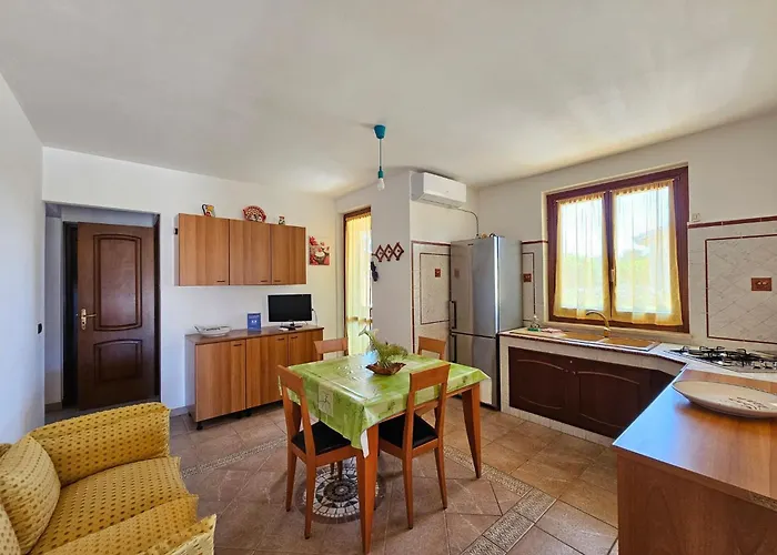 בית נופש Helle Mediterrane Mit Veranda Und Garten By Interhome צ'פאלו