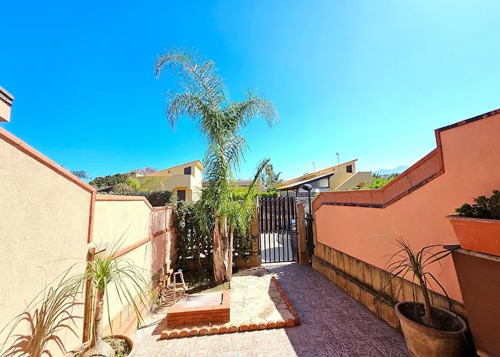 Helle Mediterrane Mit Veranda Und Garten By Interhome