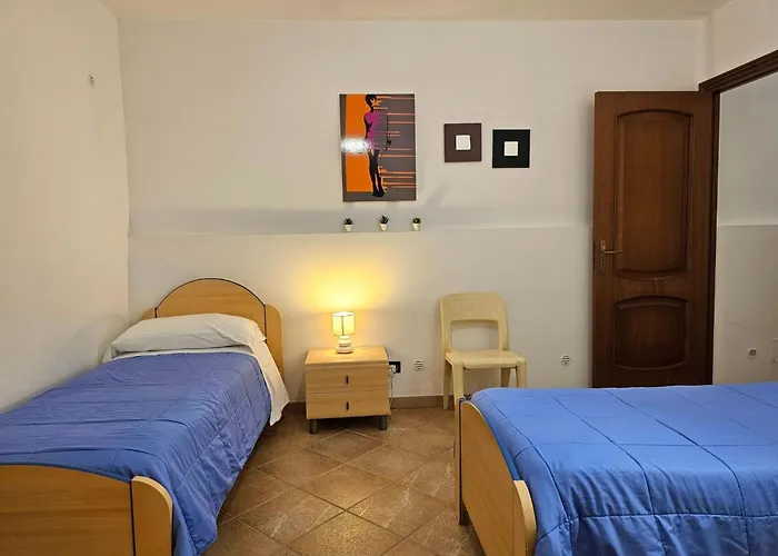 Helle Mediterrane Mit Veranda Und Garten By Interhome בית נופש צ'פאלו