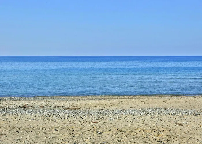 בית נופש Helle Mediterrane Mit Veranda Und Garten By Interhome